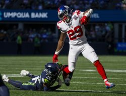 Short-handed Giants surprise Seahawks, 29-20
