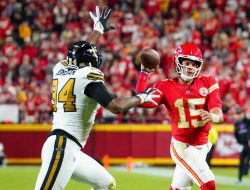 Patrick Mahomes throws for 331 yards as unbeaten Chiefs top Saints
