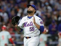 Sean Manaea subdues Phillies as Mets take 2-1 series lead
