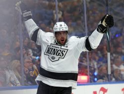 NHL roundup: Anze Kopitar’s 3rd-period hat trick lifts Kings