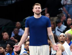Luka Doncic joins Mavericks in first practice since Oct. 2