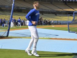 Dodgers 1B Freddie Freeman (ankle) set to go in Game 5