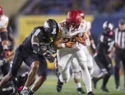 No. 11 Iowa State pulls away in 4th to beat West Virginia
