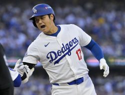 Dodgers pound Mets to open NL Championship Series