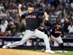 Guardians sub RHP Ben Lively for injured Alex Cobb on ALCS roster