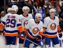 Blues look to snap two-game skid, host Islanders