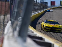 Joey Logano wins in Vegas, locks up championship berth
