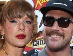 Taylor Swift Arrives For Travis Kelce’s Chiefs Game on Monday Night Football