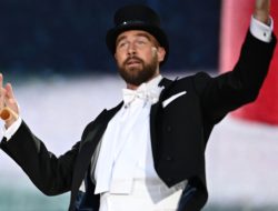 See Travis Kelce Host in Are You Smarter Than a Celebrity? Trailer