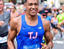T.J. Holmes Suffers Injury Running Chicago Marathon With Amy Robach
