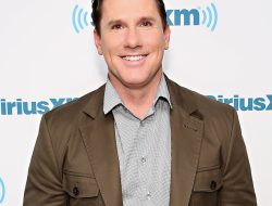 Nicholas Sparks’ Splenda-Fueled Chicken Salad Recipe Goes Viral