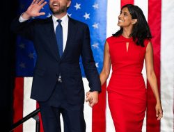A Guide to JD Vance's Family: His Wife, Kids, Mamaw and More
