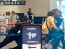 Delta Airlines Customer Filmed Losing Her S*** at Georgia Airport