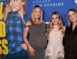 Star Sightings: Margot Robbie Shows Off Her Baby Bump at a Screening, Train and REO Speedwagon Perform in L.A.