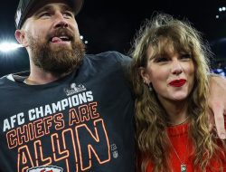How Taylor Swift Gave a Nod to Travis Kelce on National Boyfriend Day