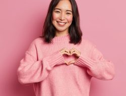10 Products That Support Breast Cancer Awareness