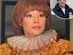 Ethan Slater Reacts to Girlfriend Ariana Grande's Viral SNL Moment