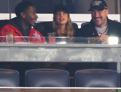 See Taylor Swift and Travis Kelce at Yankees-Cleveland Game