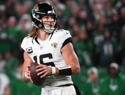 Reports: Jaguars QB Trevor Lawrence to sit out vs. Vikings