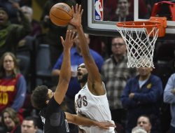 NBA roundup: Cavs stay perfect, stun Nets for 11-0 start