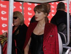 Taylor Swift Comes to Paparazzi’s Defense against Security at Chiefs Game