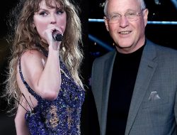 Taylor Swift’s Dad Scott Swift Photobombs Cute Pic With Travis Kelce